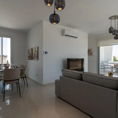 Harmonia 2-br In Livadia *