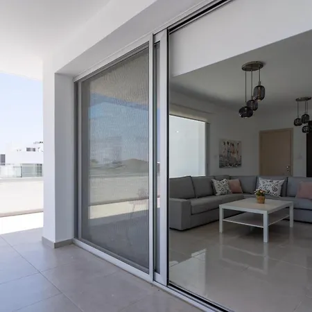Harmonia 2-br In Livadia Appartamento Larnaca