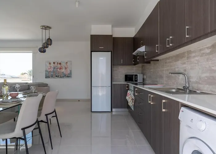 Harmonia 2-br In Livadia *