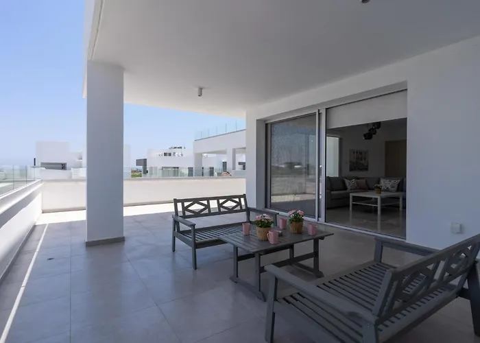 Harmonia 2-br In Livadia Lägenhet